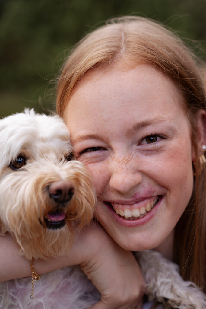 Frau mit Hund